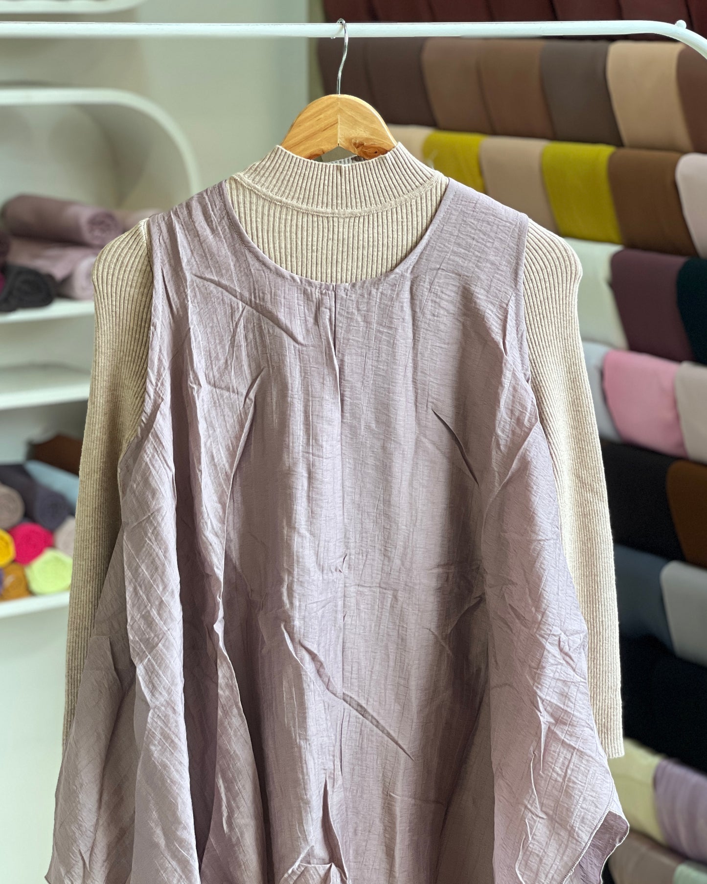Layered pinafore with inner