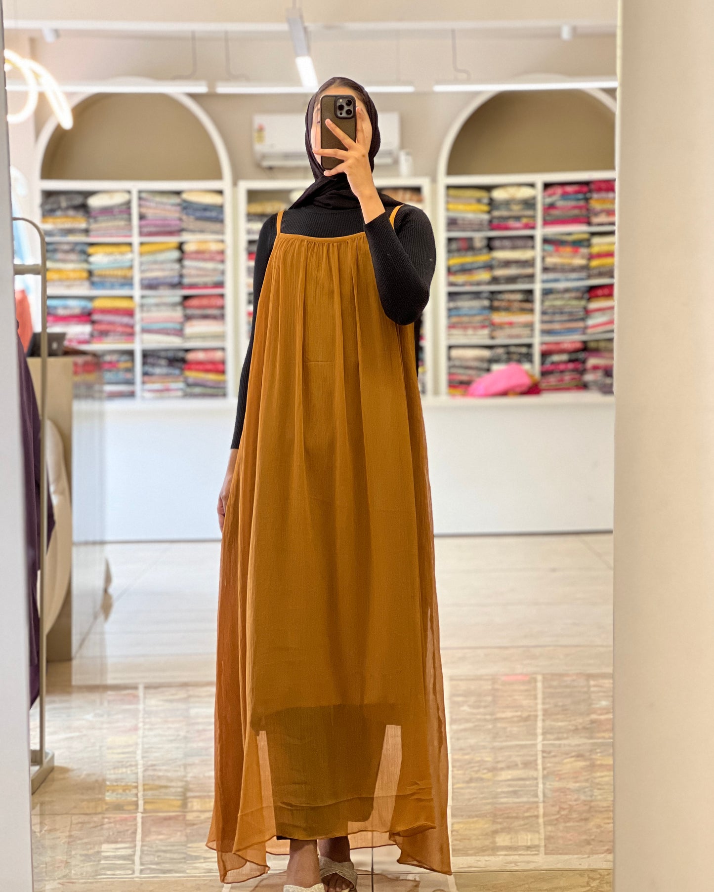 Tela by ash women free size plain chinnon pinafore dress with inner