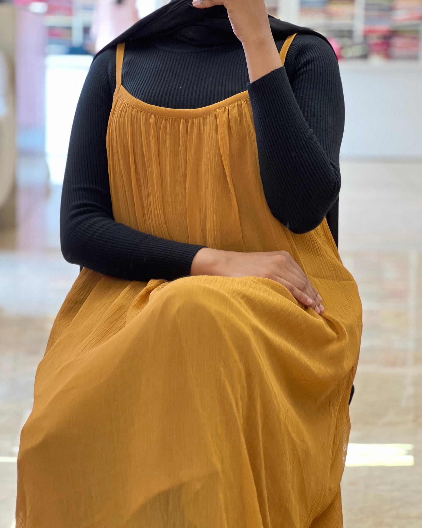 Tela by ash women free size plain chinnon pinafore dress with inner
