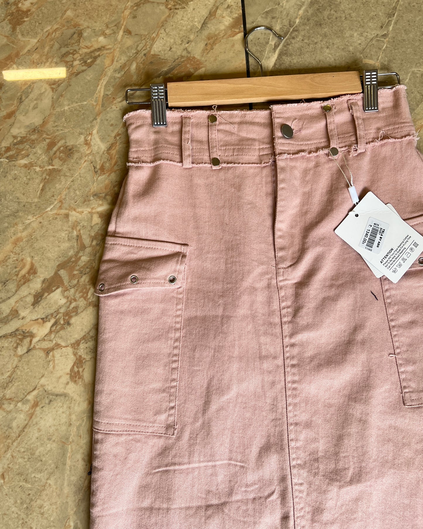 Tela by ash women pink slim fit skirt