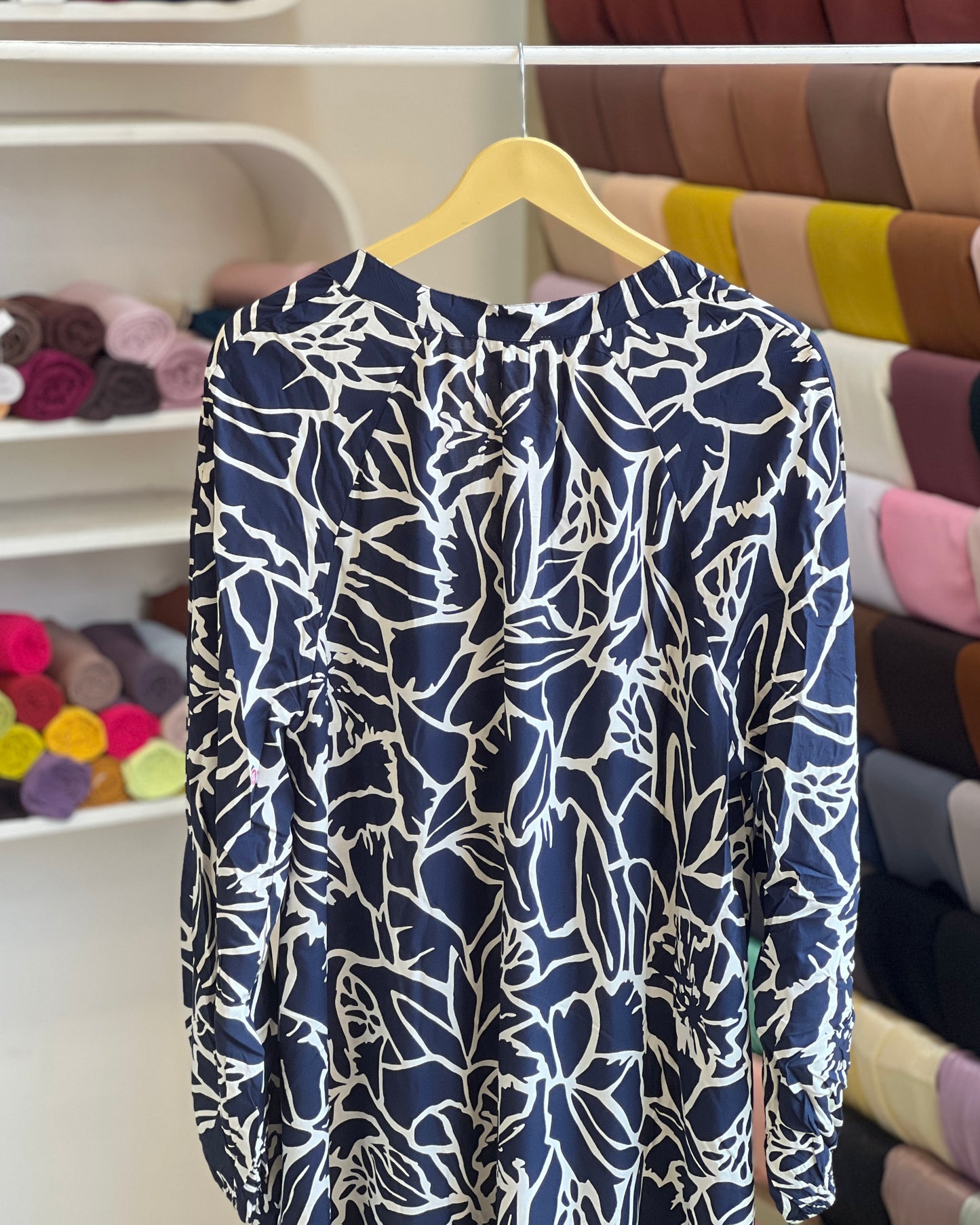 Blue and white printed v-neck long sleeve maxi dress