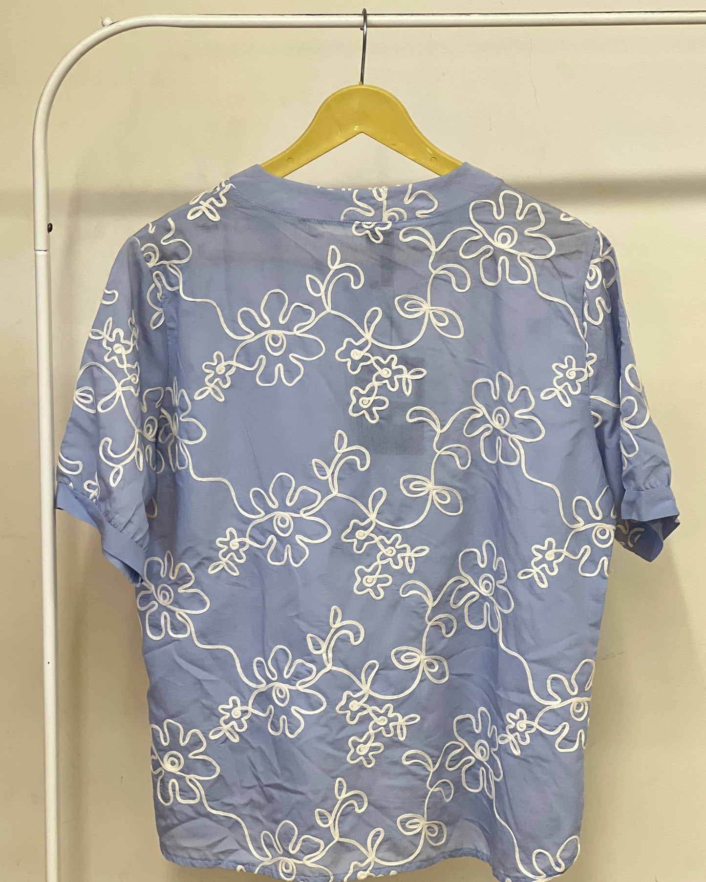 Tela by ash women light blue short-sleeved top with white embroidery