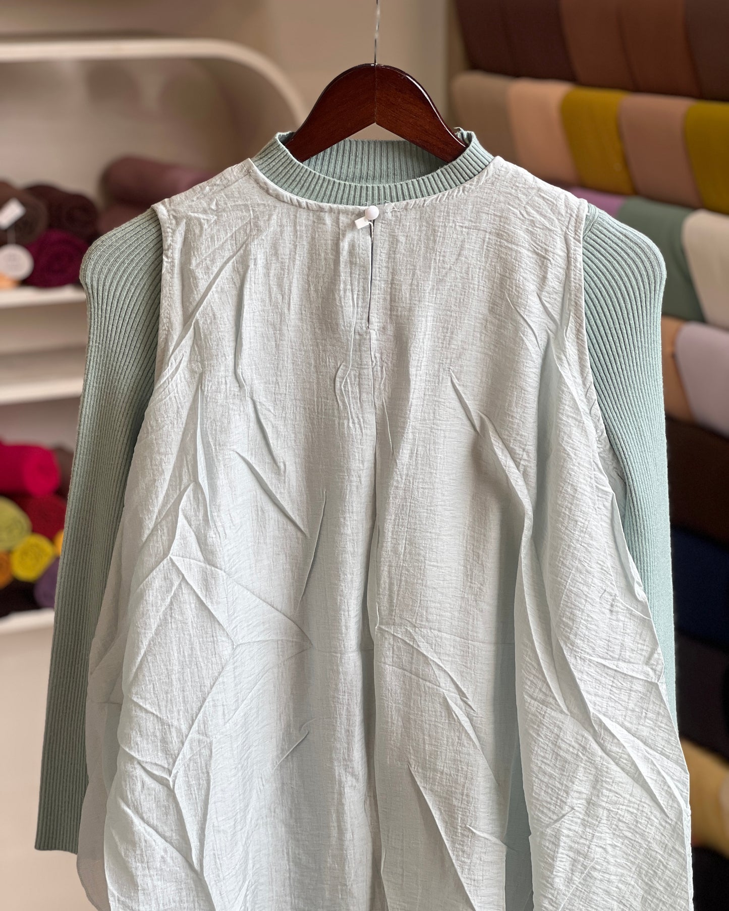 Layered pinafore with inner