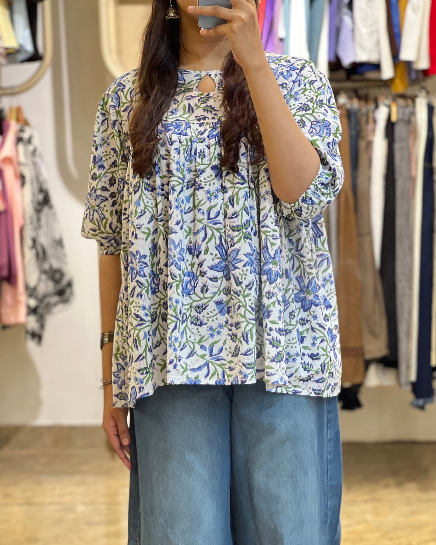 women floral print short top