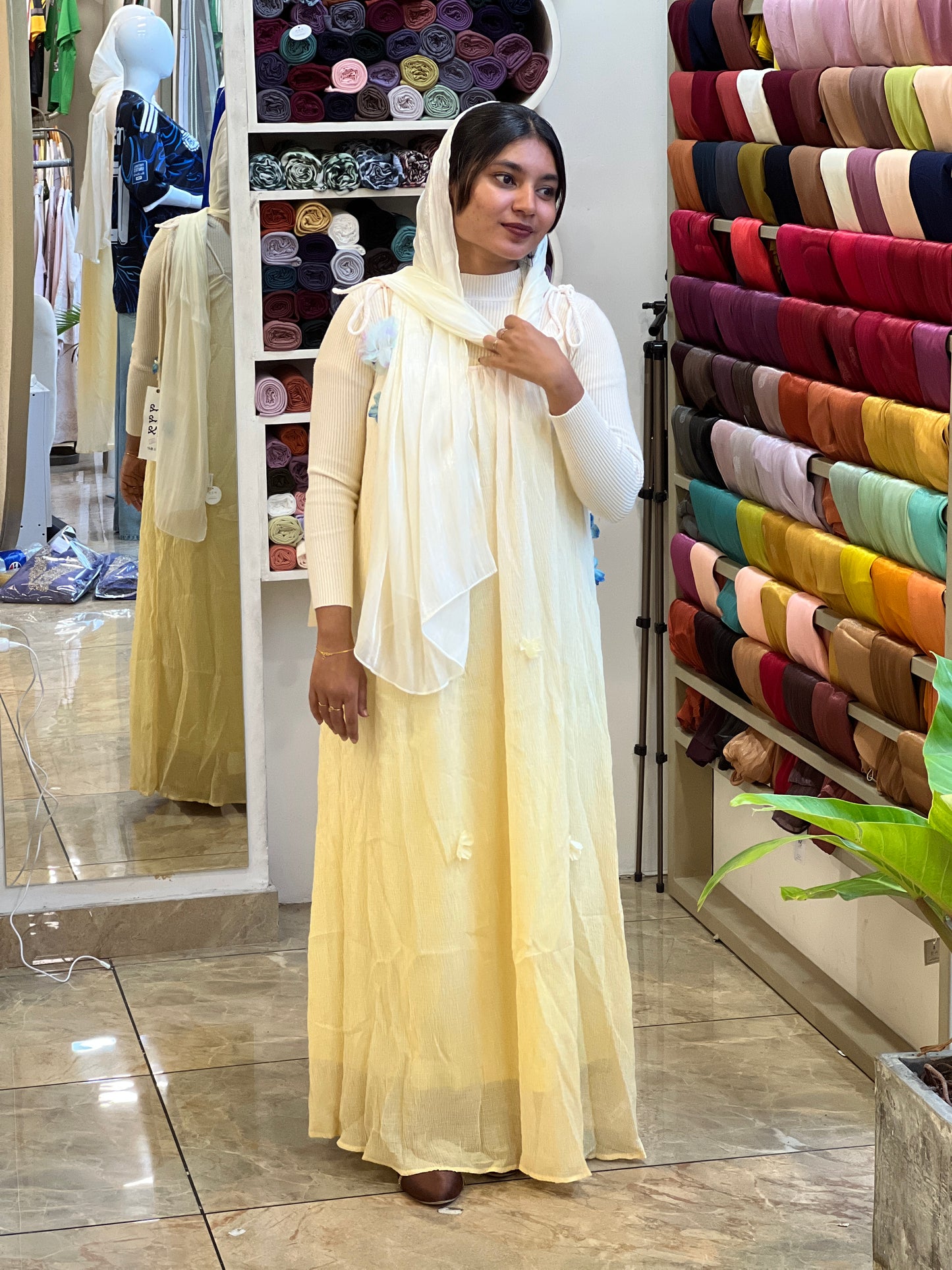 Imported pinafore with inner