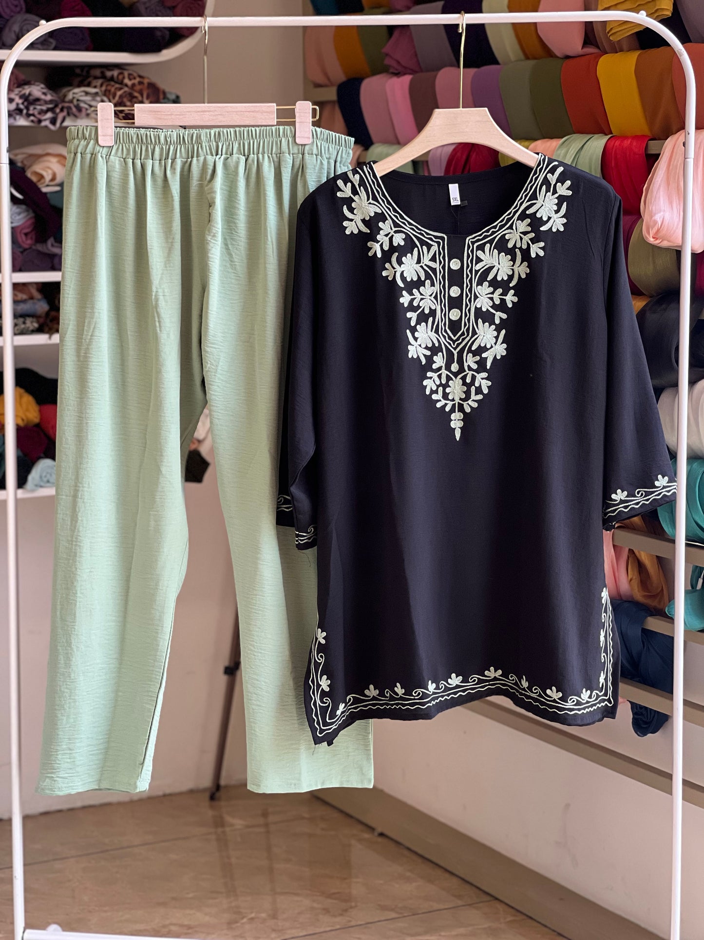 Kashmiri cordset