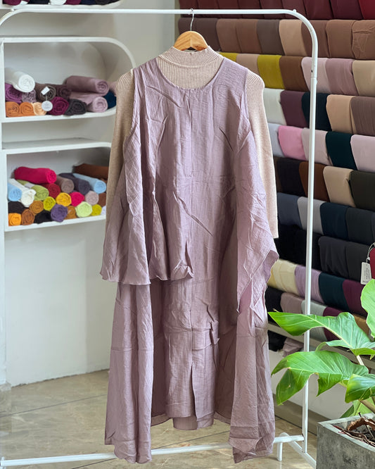 Layered pinafore with inner
