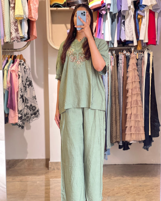 Tela by ash women saga green casual co-ord set