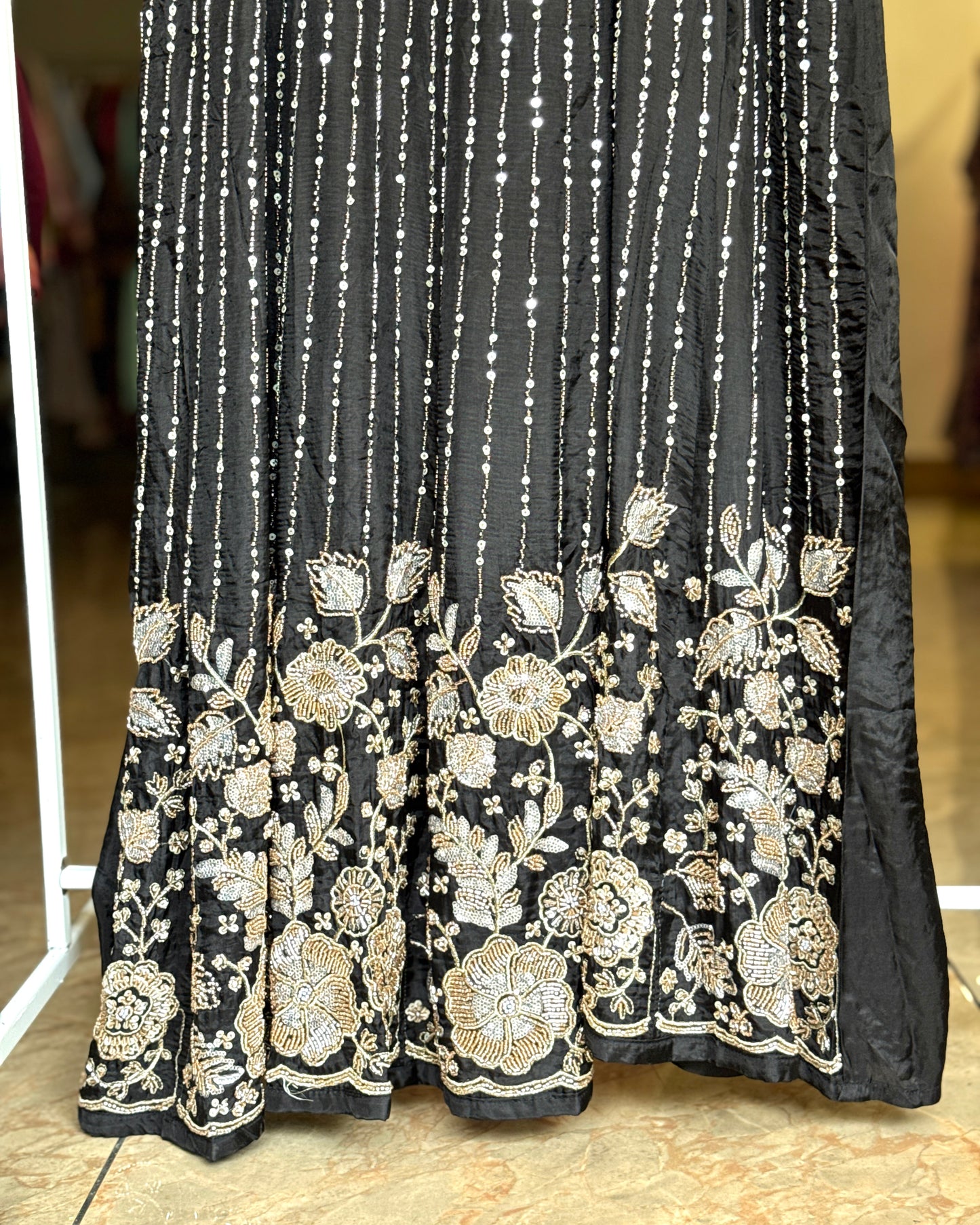 Heavy partywear