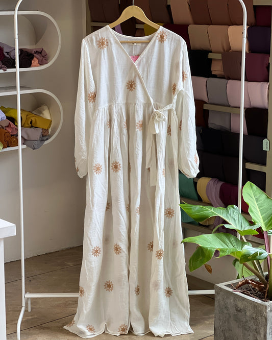 Women’s white boho chic embroidered long dress